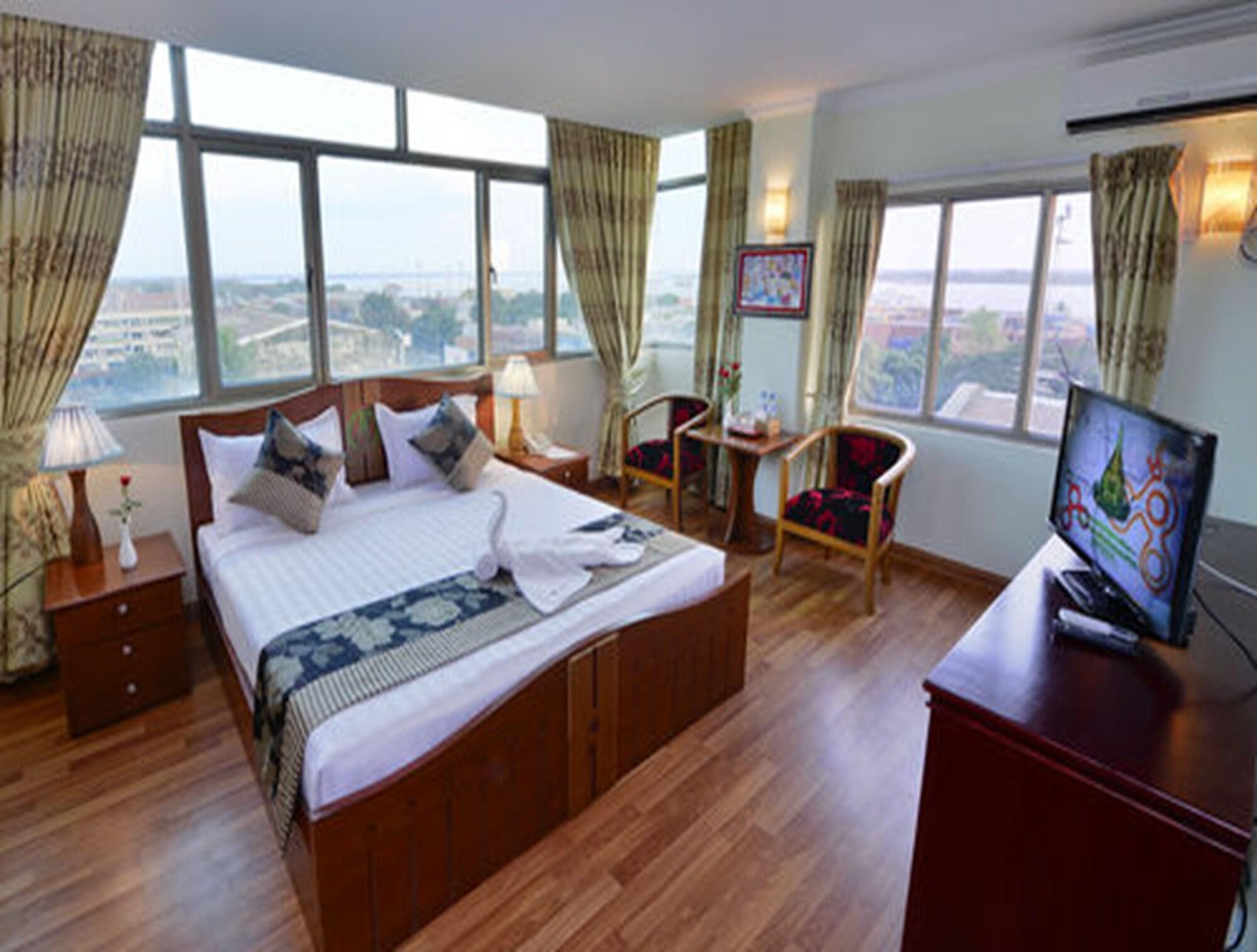 Millennium Hotel Yangon Exterior foto