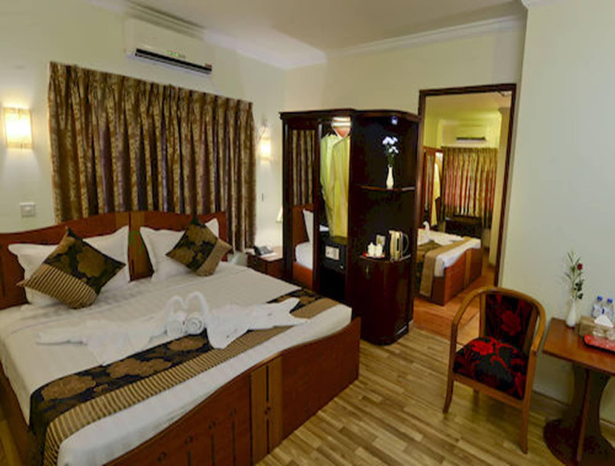 Millennium Hotel Yangon Exterior foto