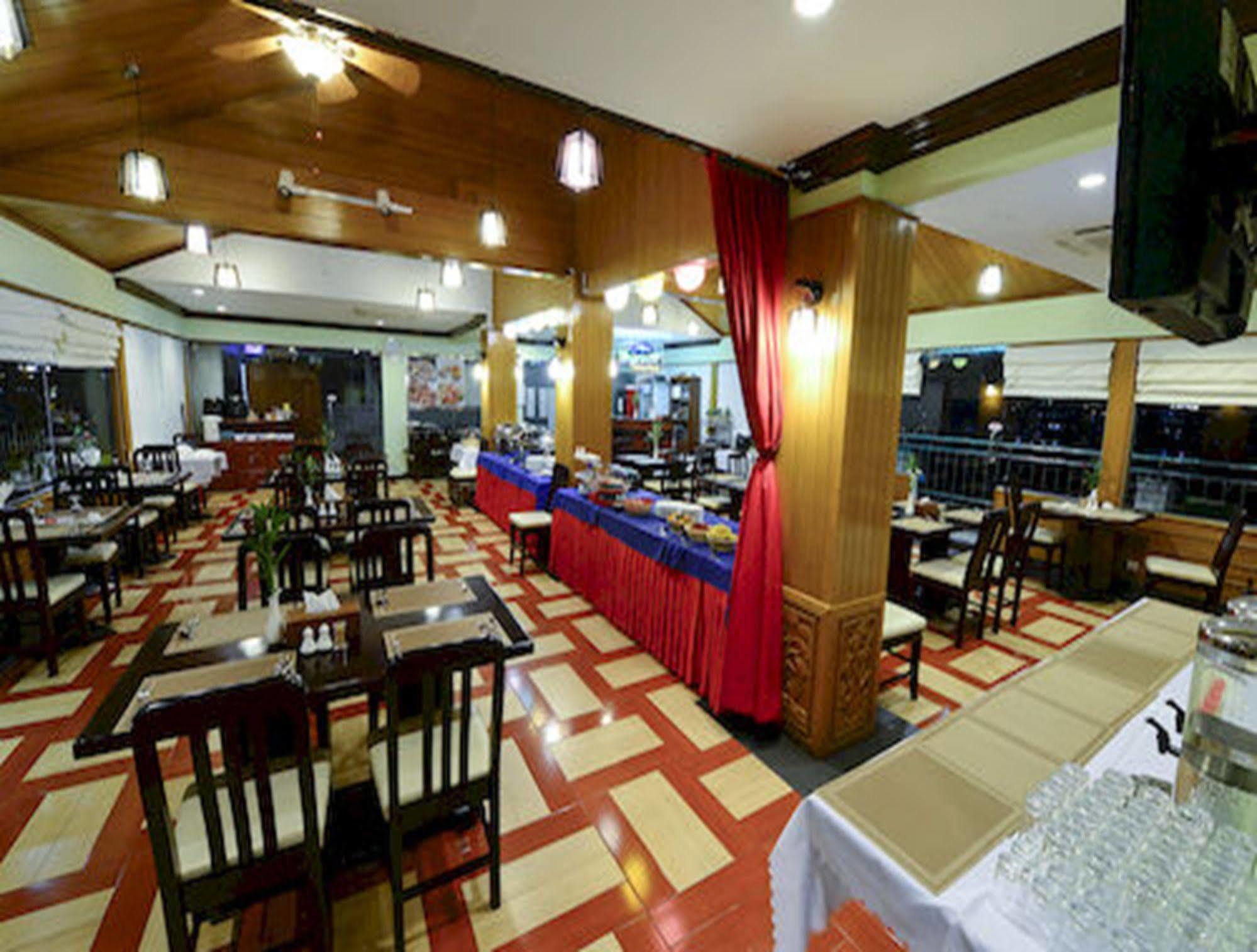 Millennium Hotel Yangon Exterior foto