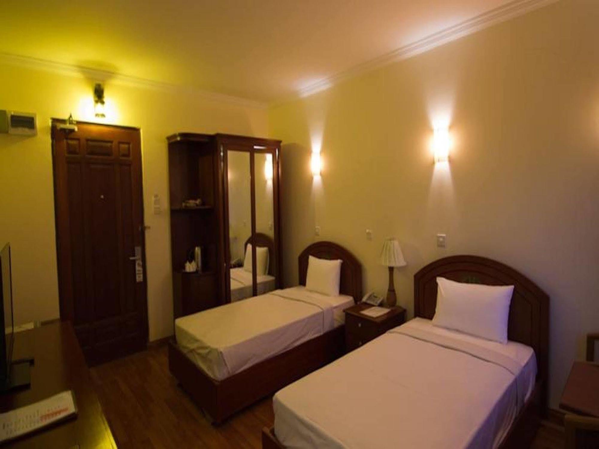 Millennium Hotel Yangon Exterior foto